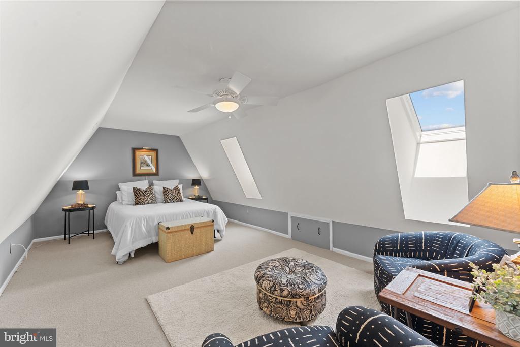 1804 WEATHERSTONE DRIVE