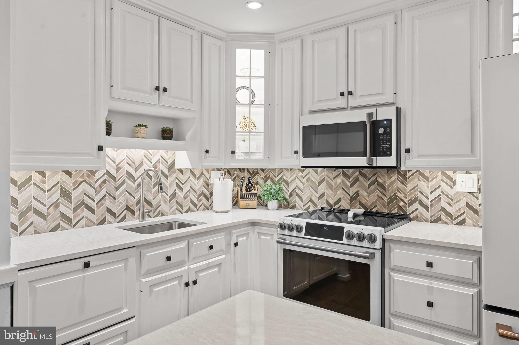 1804 WEATHERSTONE DRIVE