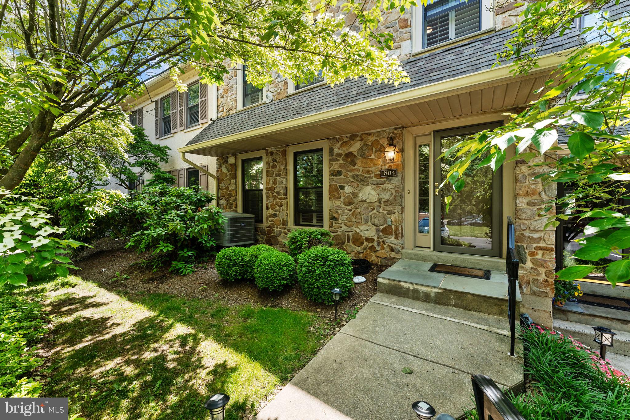 1804 WEATHERSTONE DRIVE