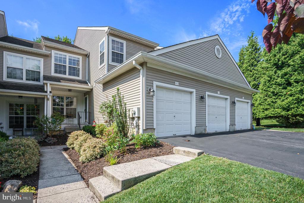 112 BELLWOOD COURT 3703