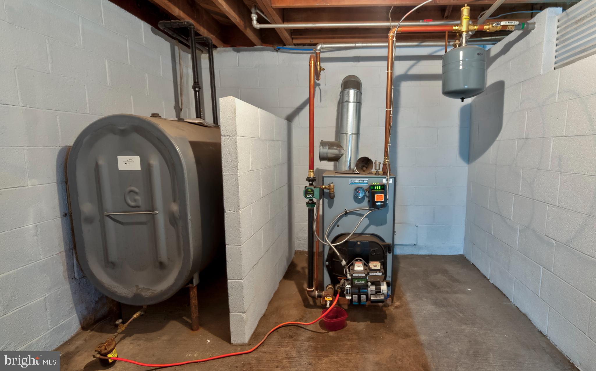 2428 E KINGS HIGHWAY