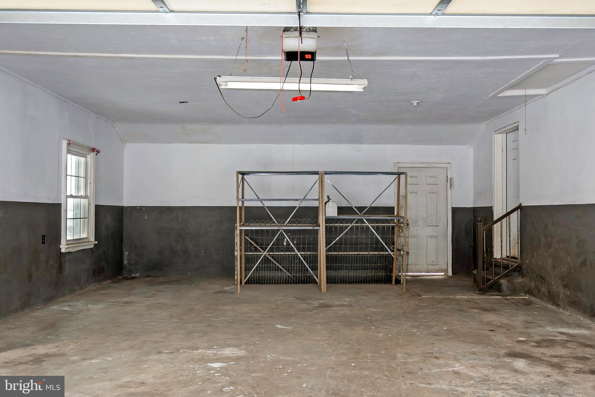 2428 E KINGS HIGHWAY