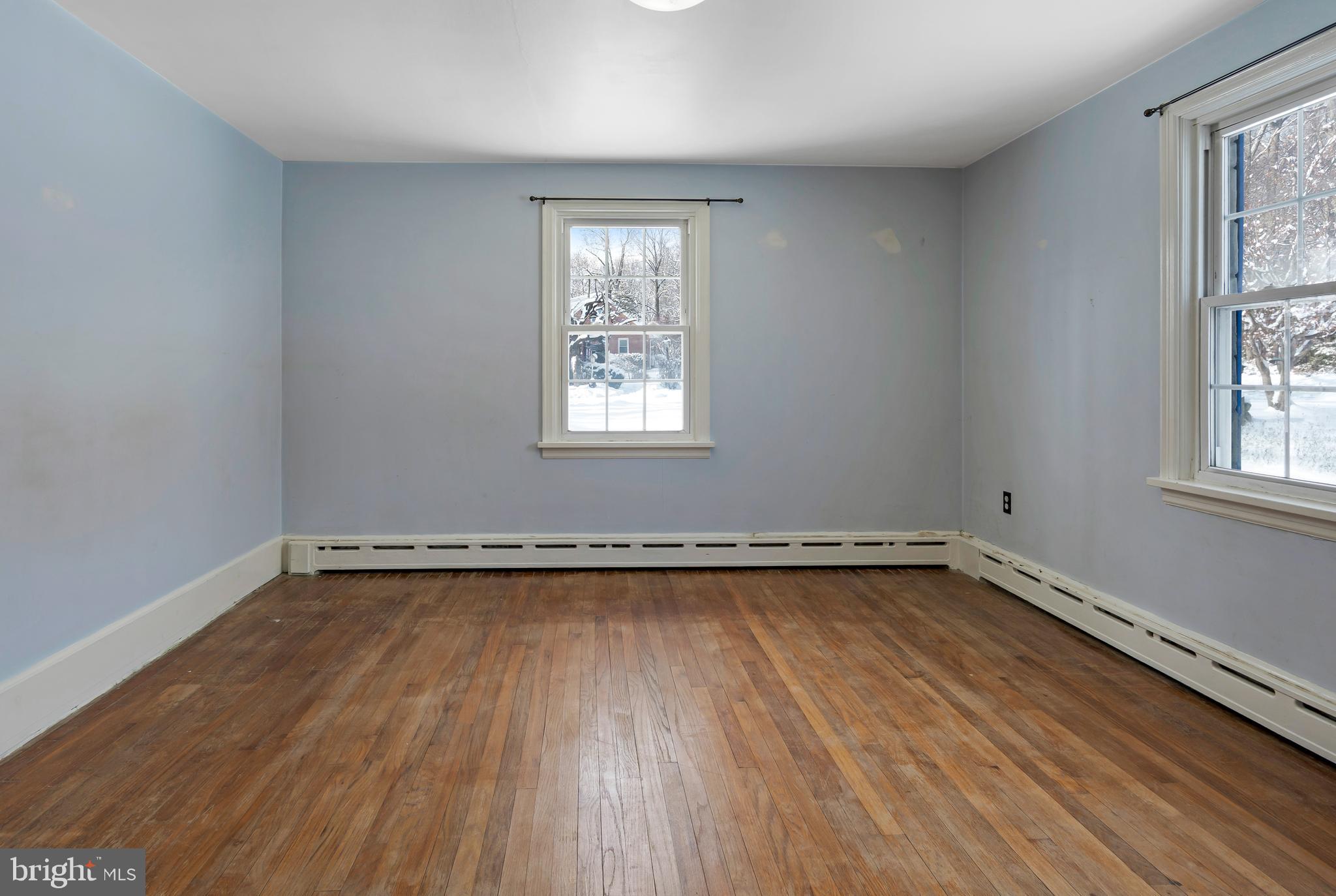 2428 E KINGS HIGHWAY