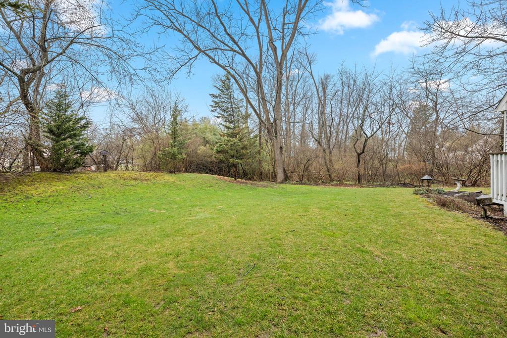 300 OLD BARN CIRCLE