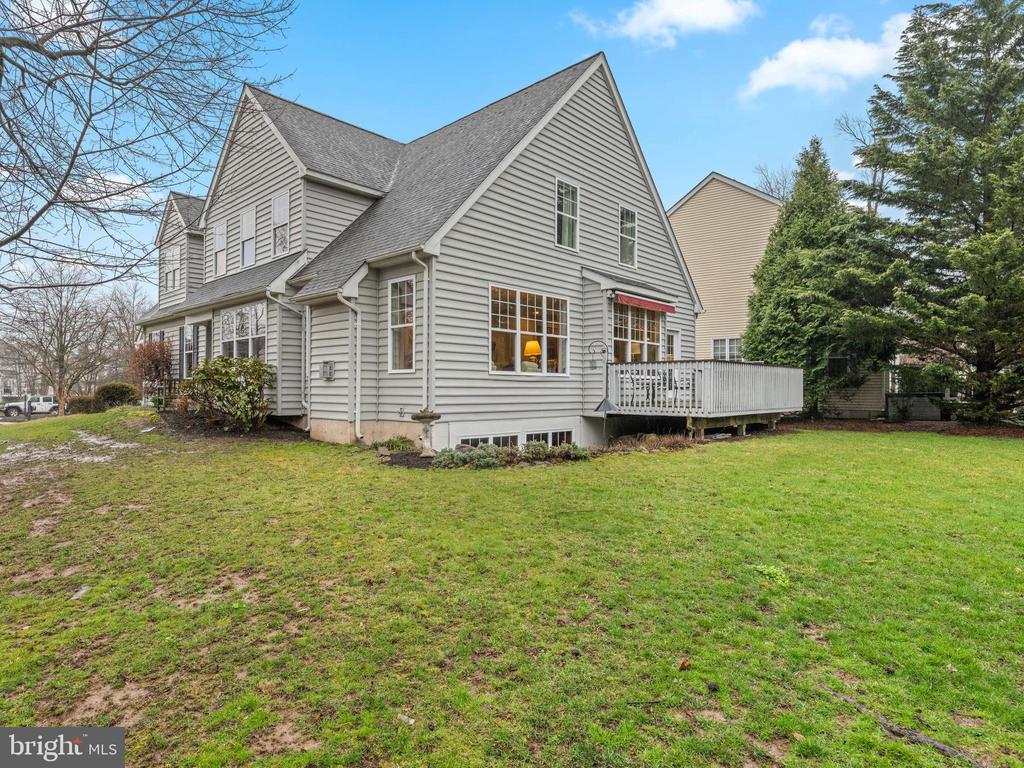 300 OLD BARN CIRCLE
