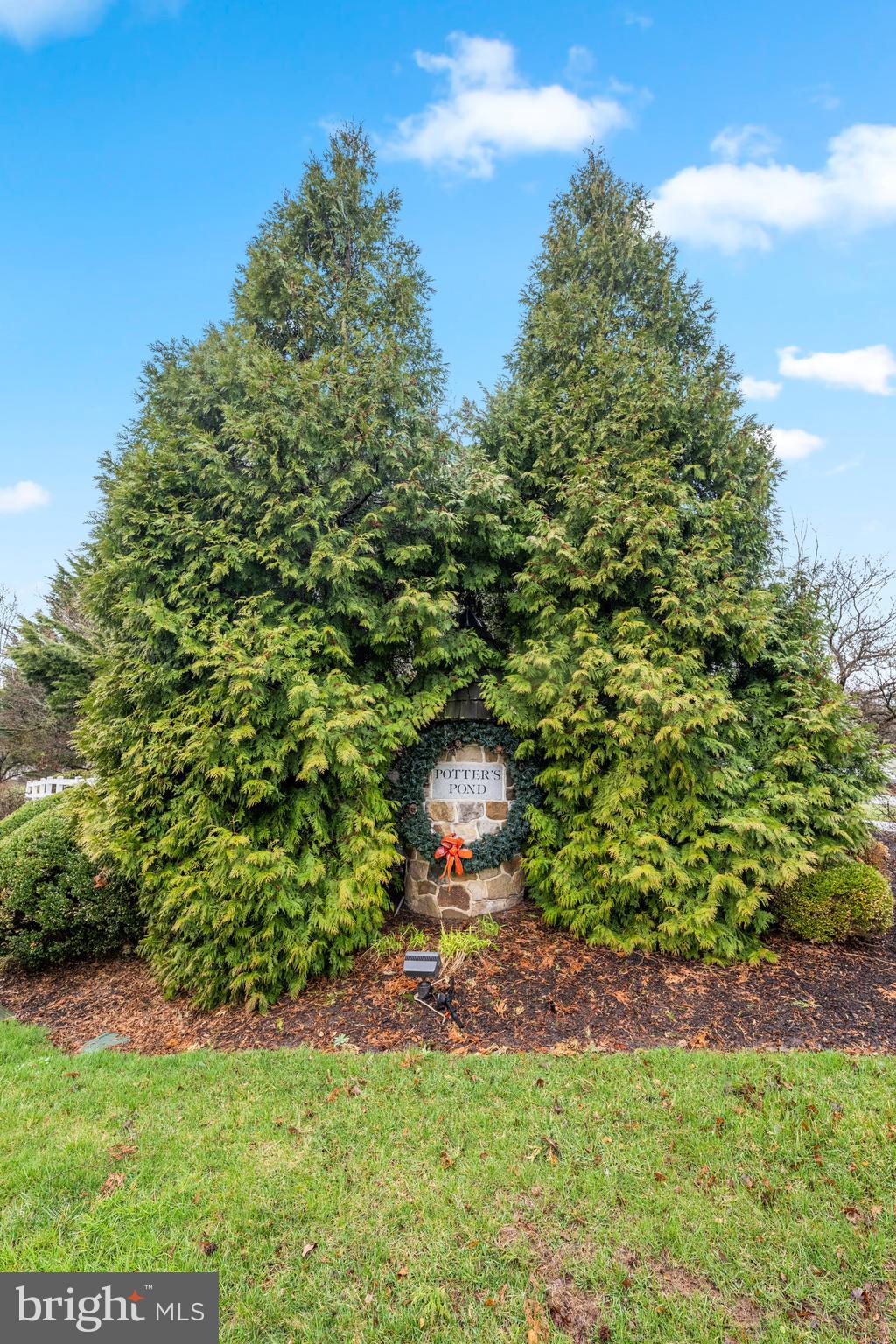 300 OLD BARN CIRCLE