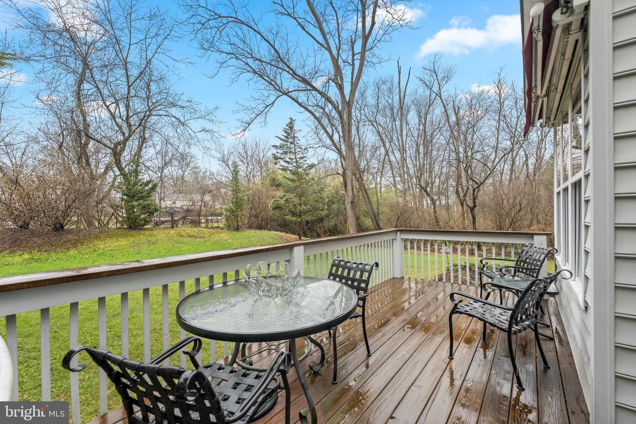 300 OLD BARN CIRCLE