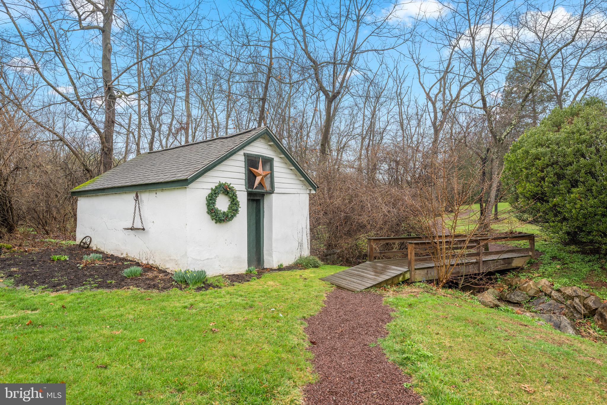 300 OLD BARN CIRCLE