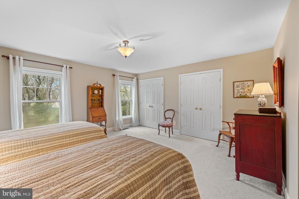 300 OLD BARN CIRCLE