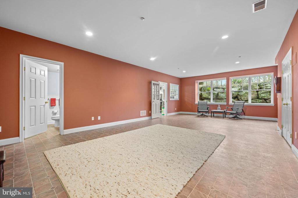 300 OLD BARN CIRCLE