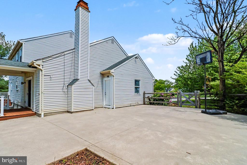 102 HEATHER HILL DRIVE