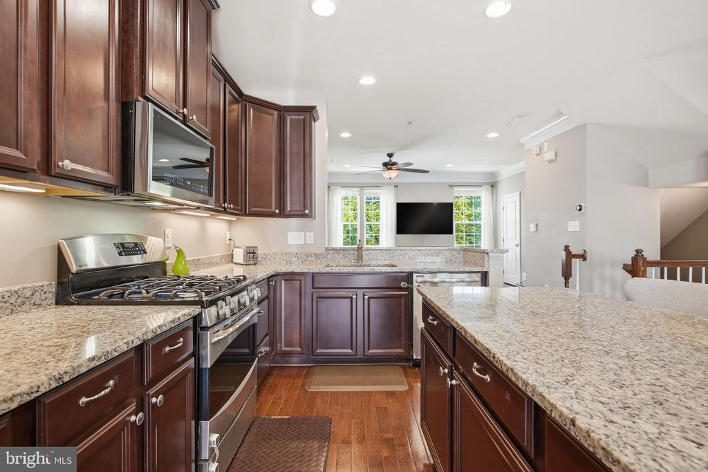 214 ASHBURN ROAD Unit: 19