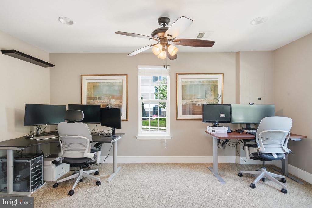 214 ASHBURN ROAD Unit: 19