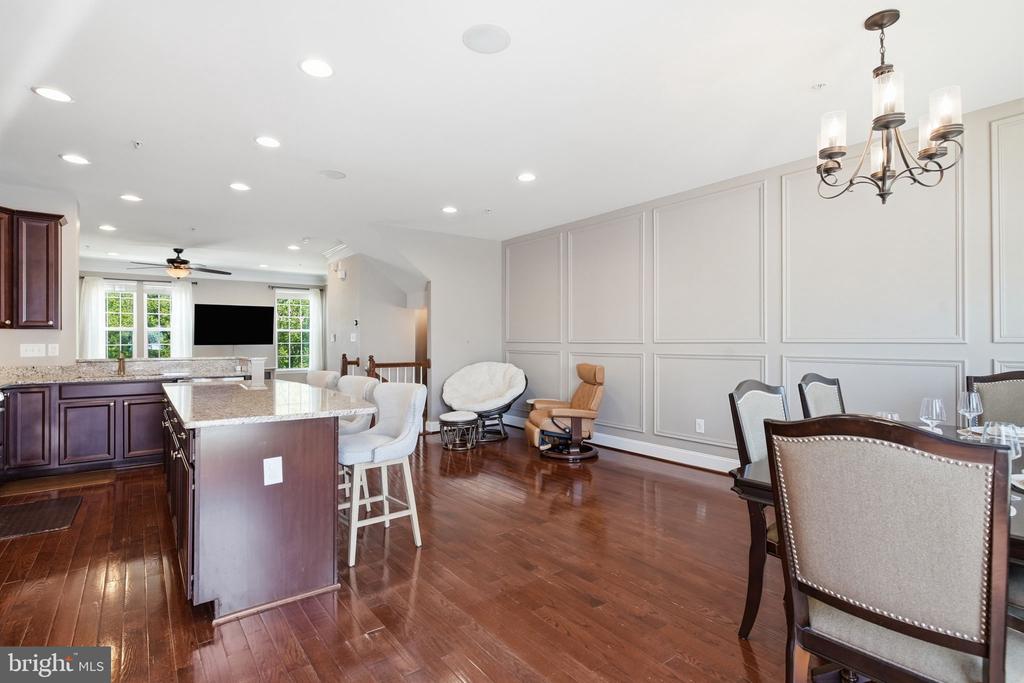 214 ASHBURN ROAD Unit: 19