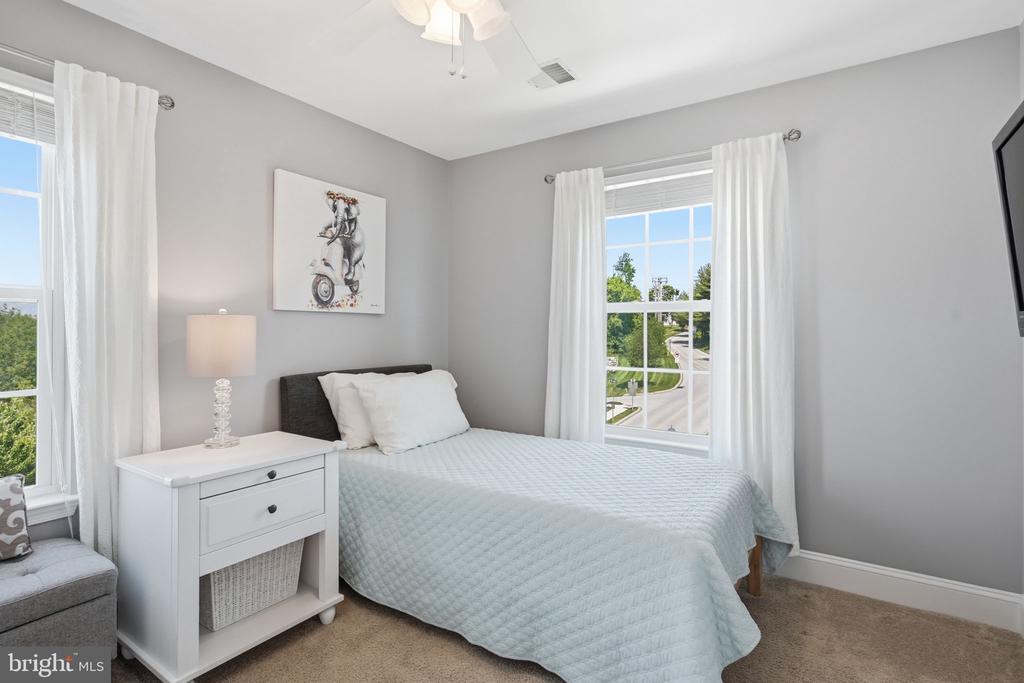214 ASHBURN ROAD Unit: 19