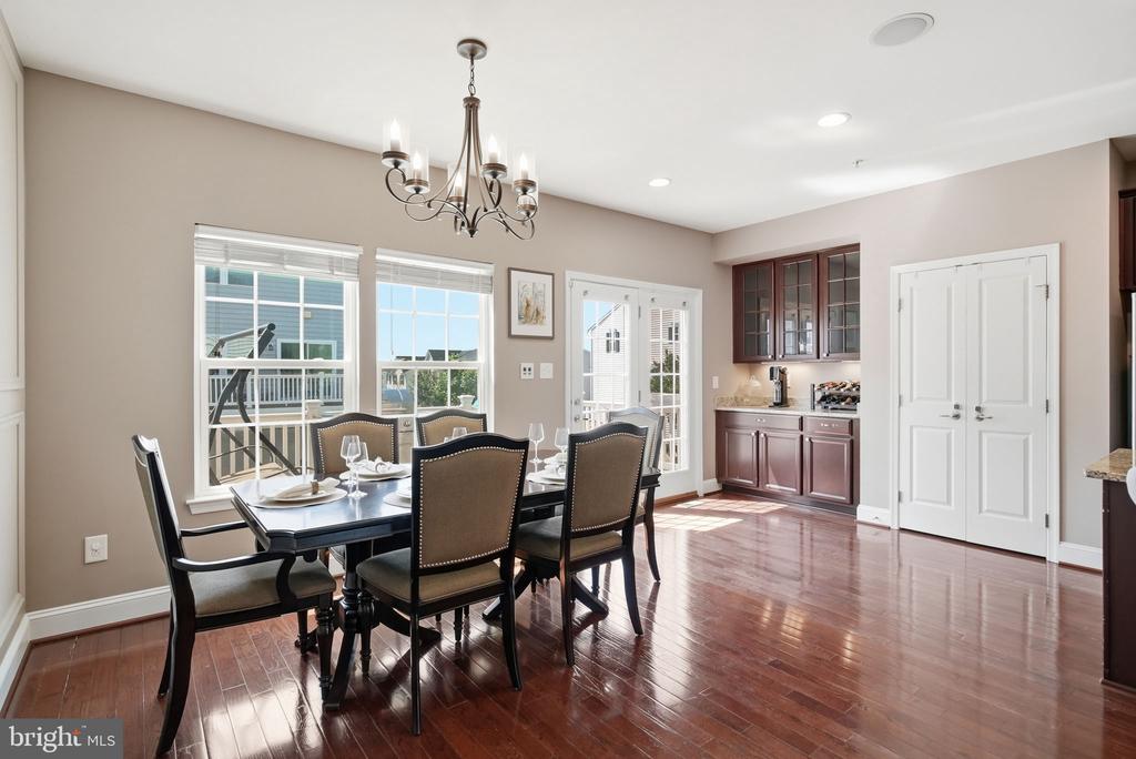 214 ASHBURN ROAD Unit: 19