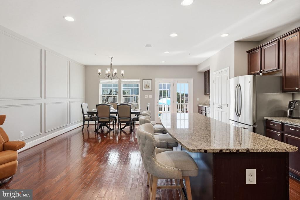 214 ASHBURN ROAD Unit: 19