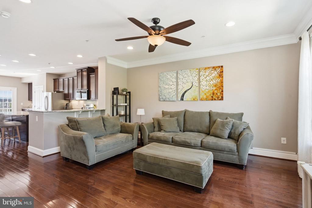 214 ASHBURN ROAD Unit: 19