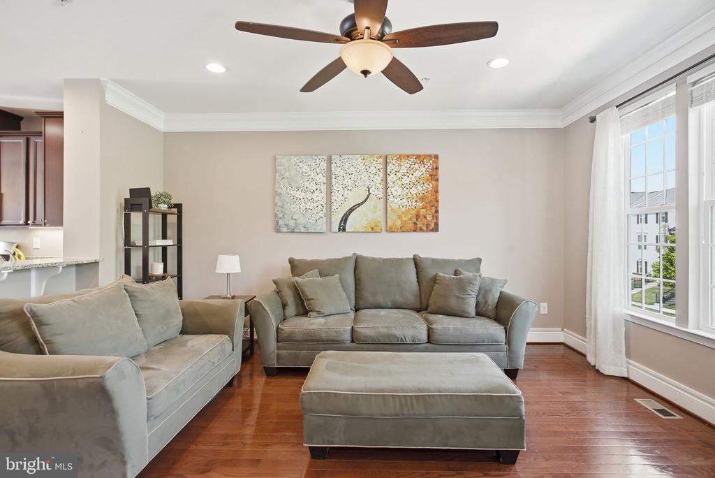 214 ASHBURN ROAD Unit: 19