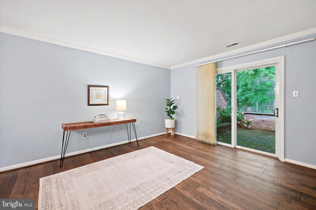 127 WOODGATE LANE Unit: 17