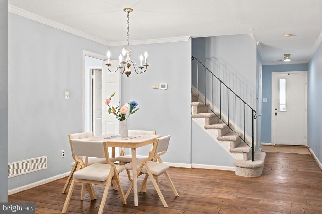 127 WOODGATE LANE Unit: 17