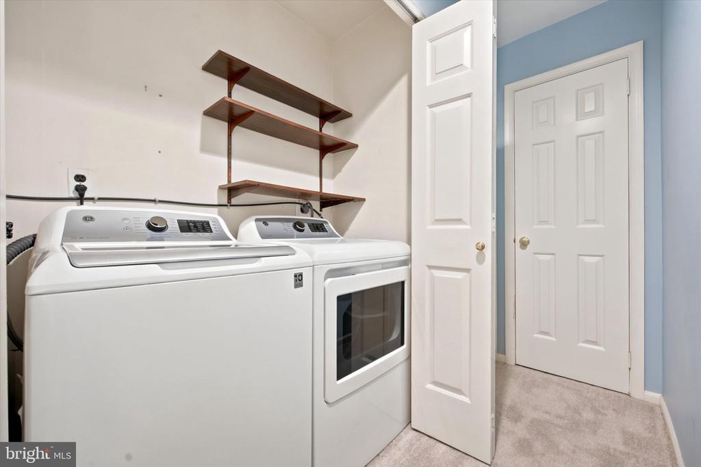 127 WOODGATE LANE Unit: 17