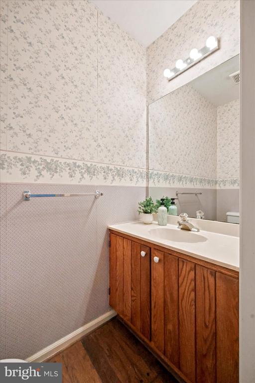 127 WOODGATE LANE Unit: 17