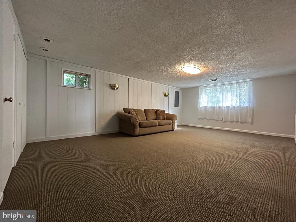 112 W SYLVAN AVENUE
