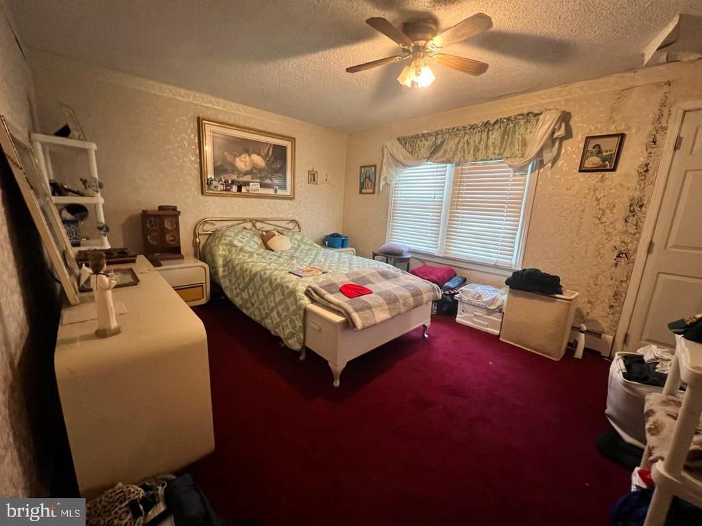 39 W MANOA ROAD