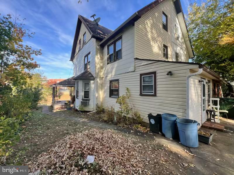 39 W MANOA ROAD