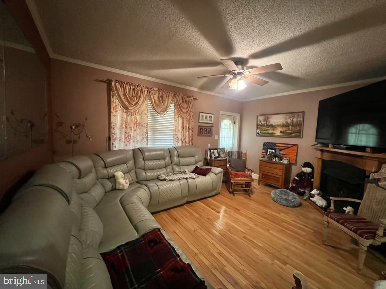 39 W MANOA ROAD