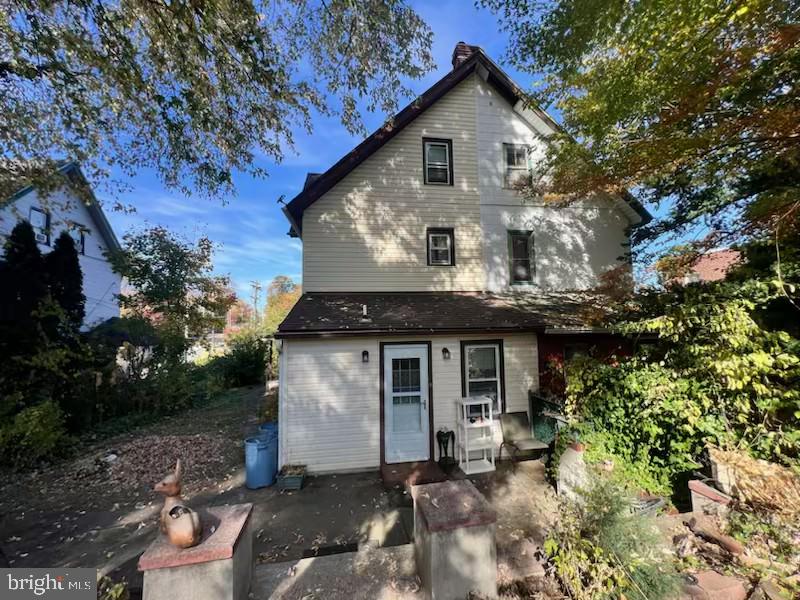 39 W MANOA ROAD