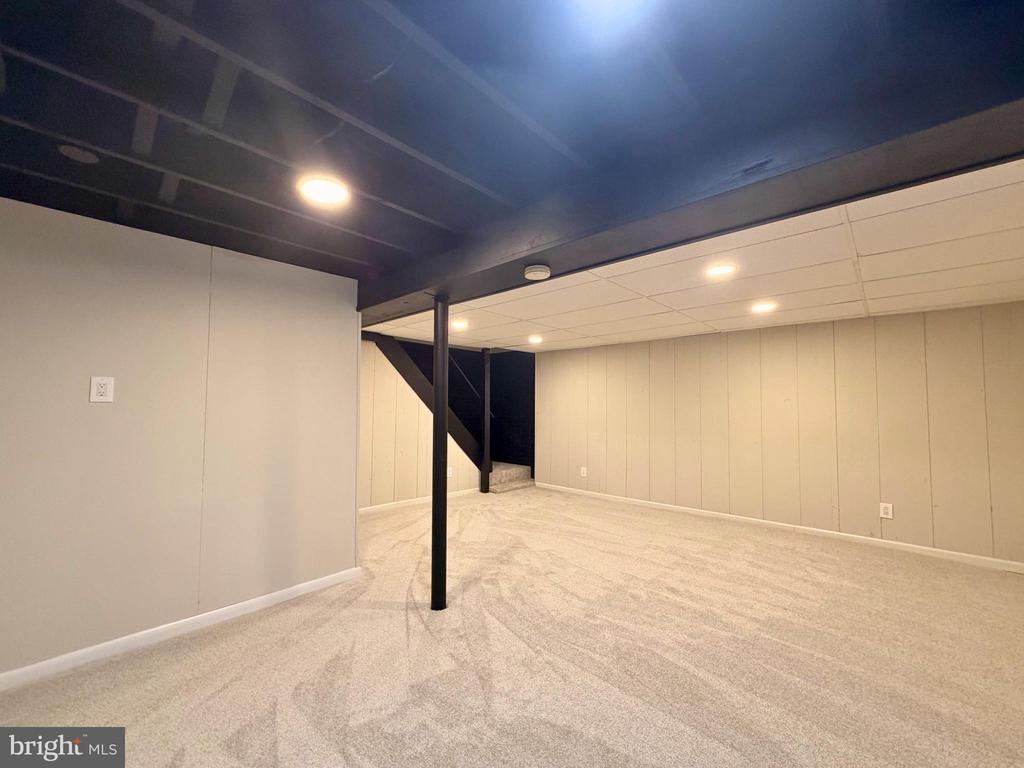 6702 HILLTOP DRIVE
