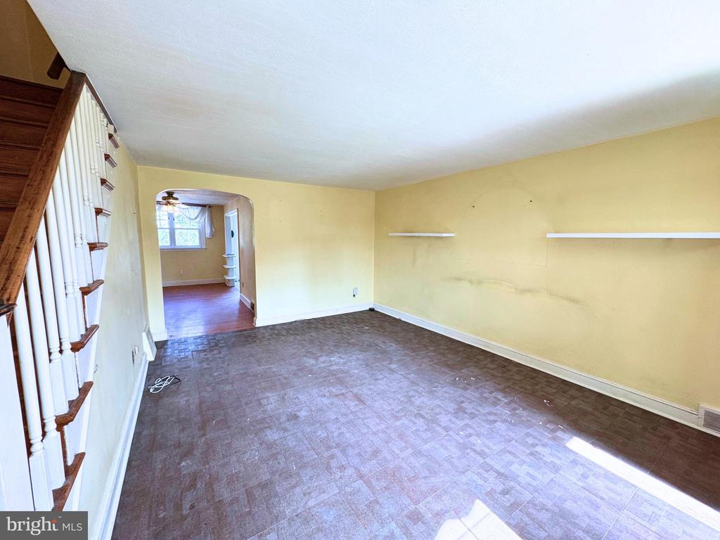 415 SEVEN OAKS DRIVE