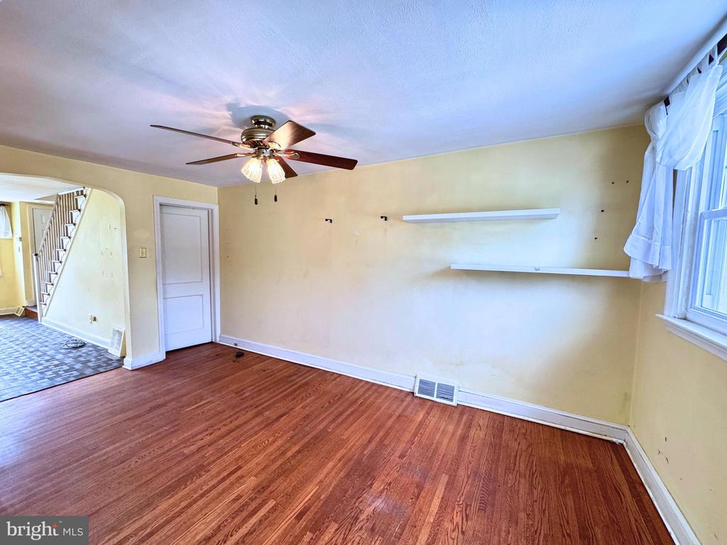 415 SEVEN OAKS DRIVE