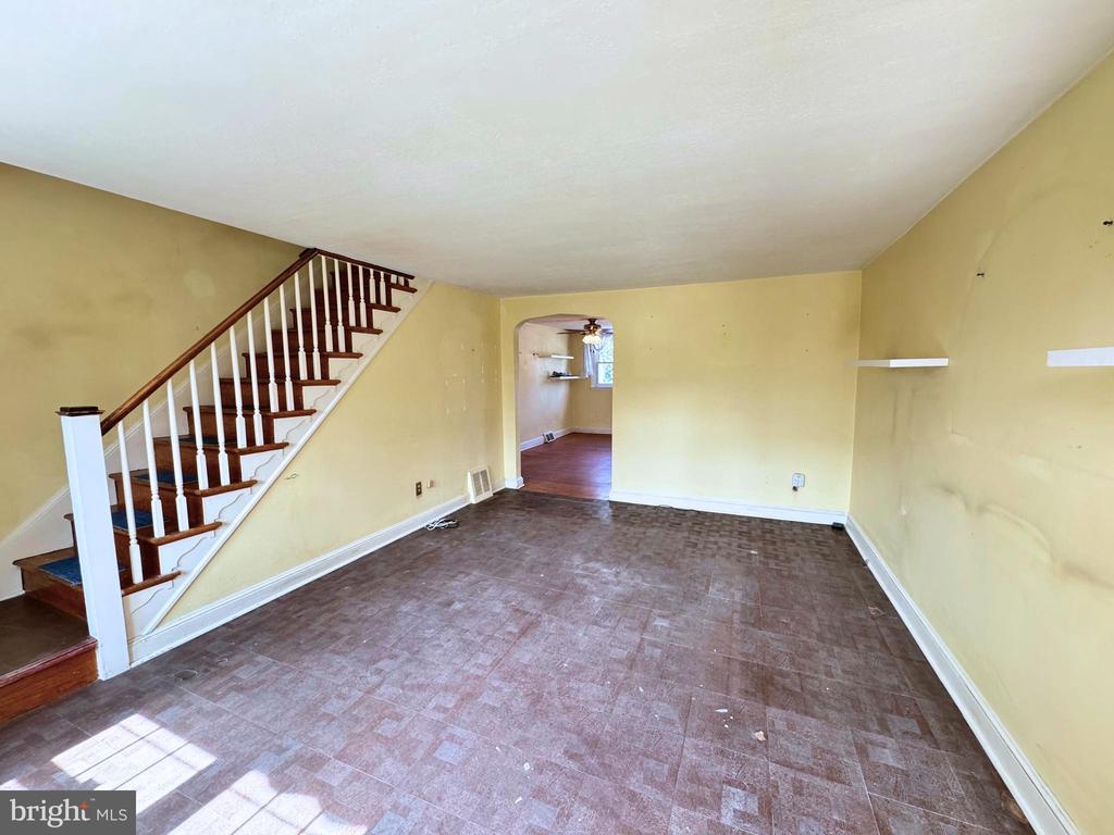 415 SEVEN OAKS DRIVE