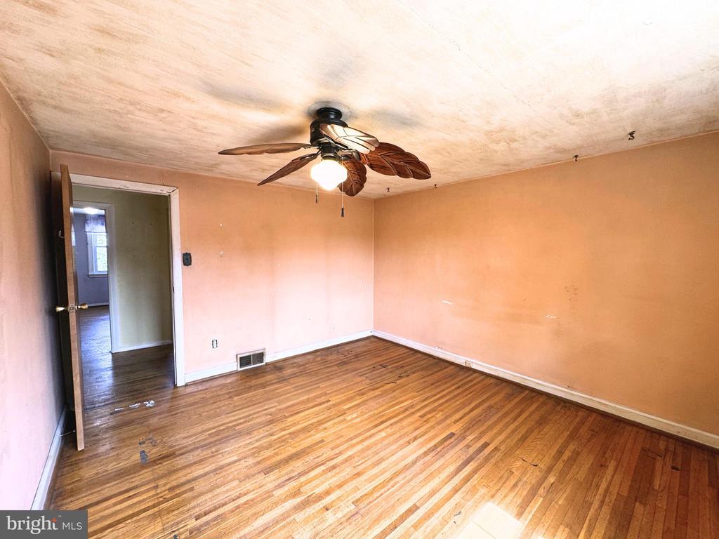 415 SEVEN OAKS DRIVE
