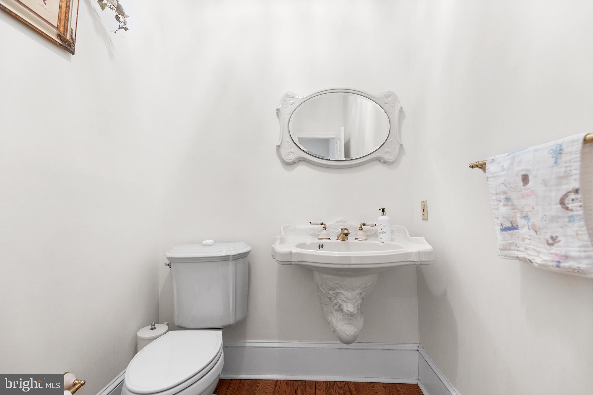 1537 JARRETTOWN ROAD