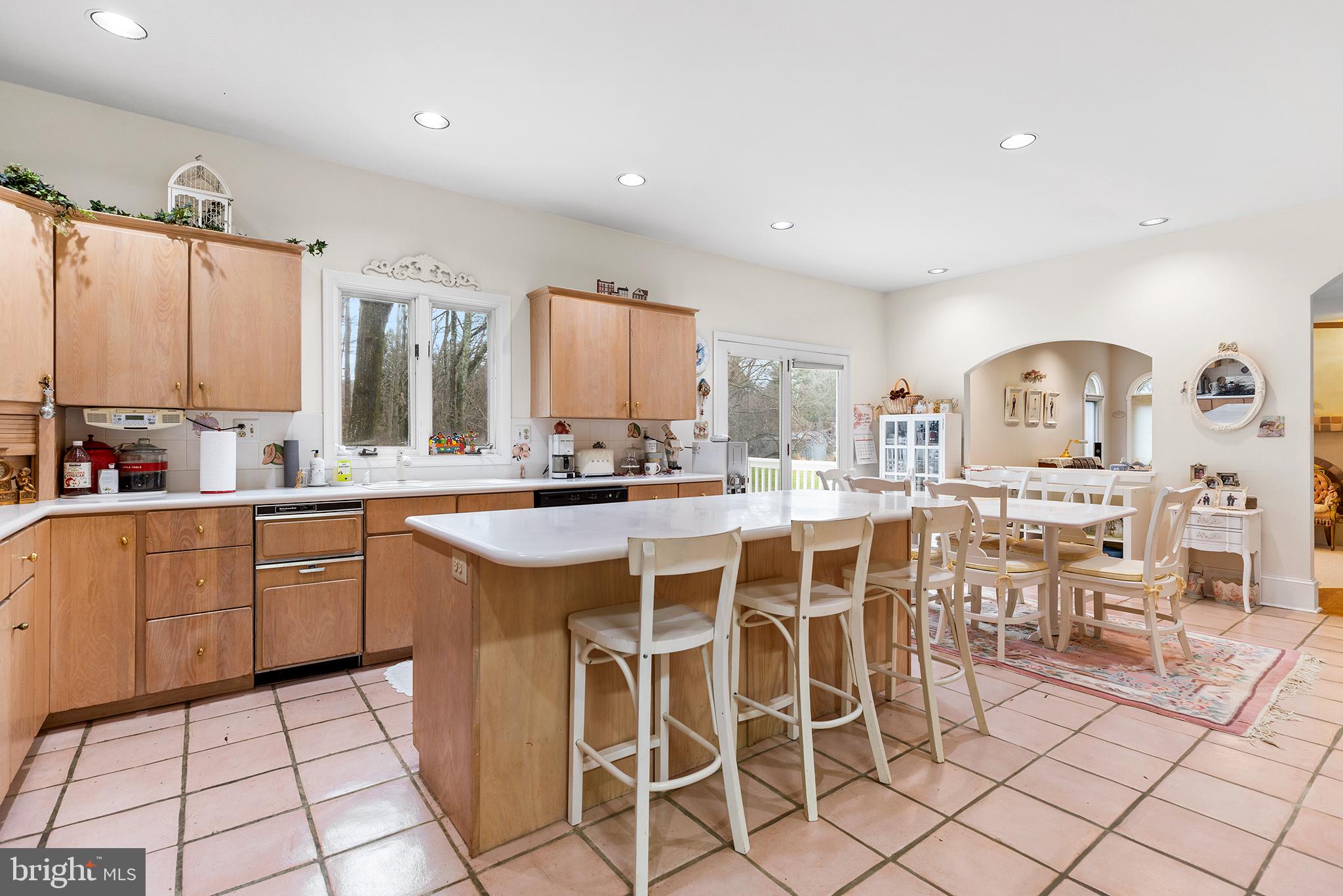 1537 JARRETTOWN ROAD