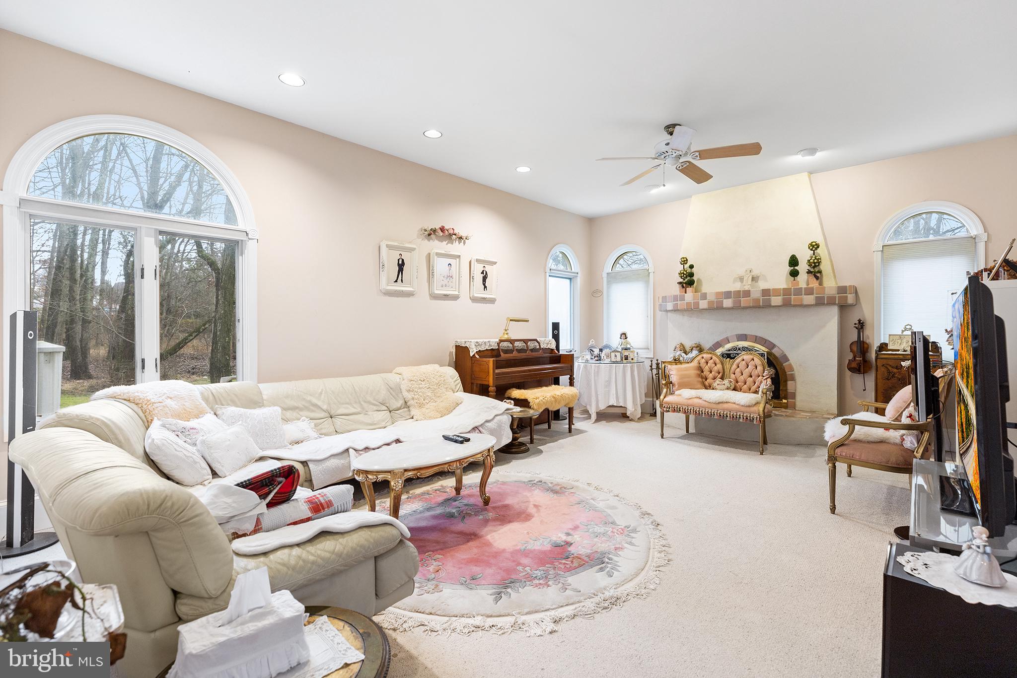 1537 JARRETTOWN ROAD