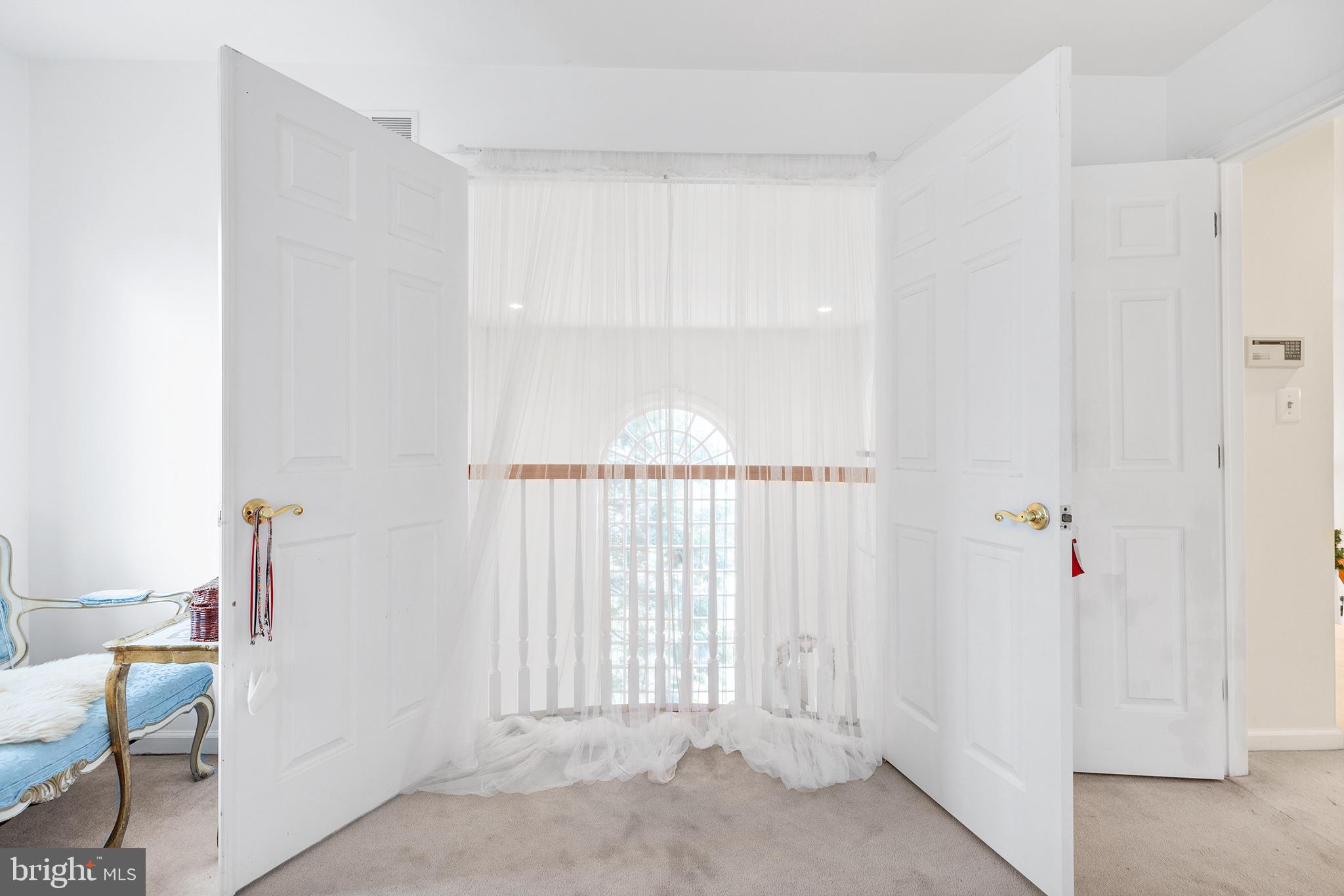 1537 JARRETTOWN ROAD