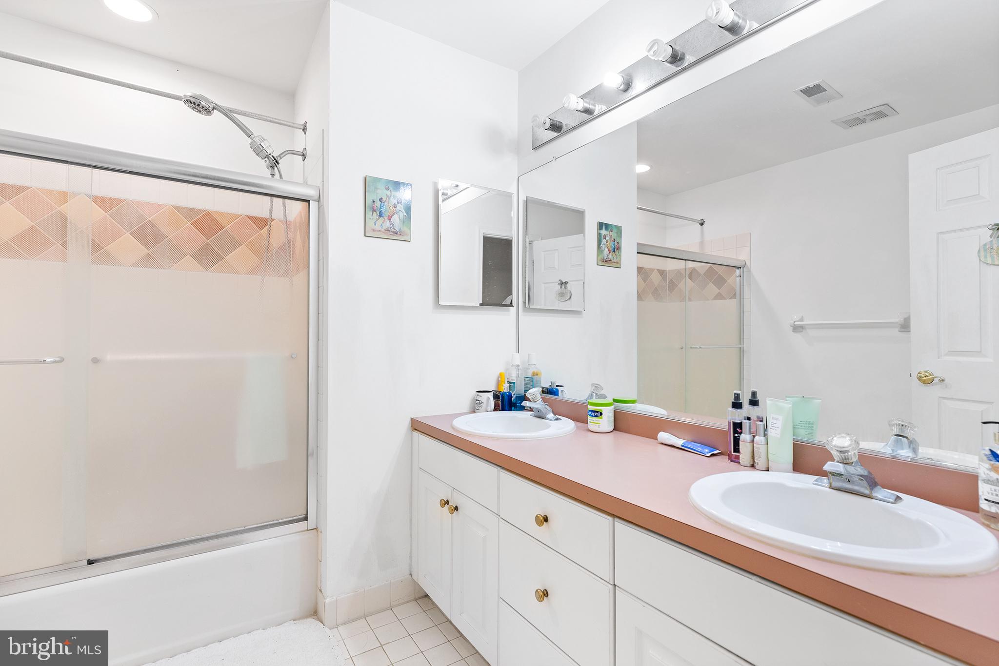 1537 JARRETTOWN ROAD