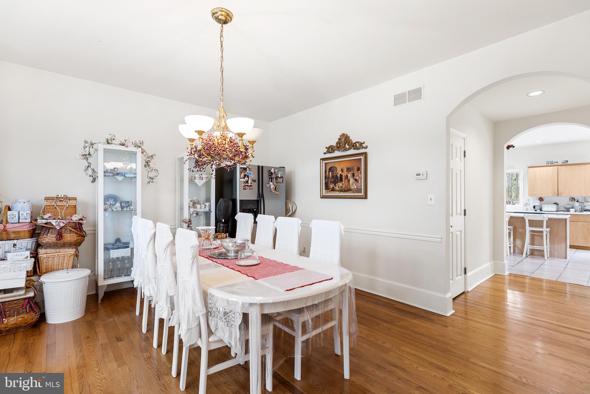 1537 JARRETTOWN ROAD