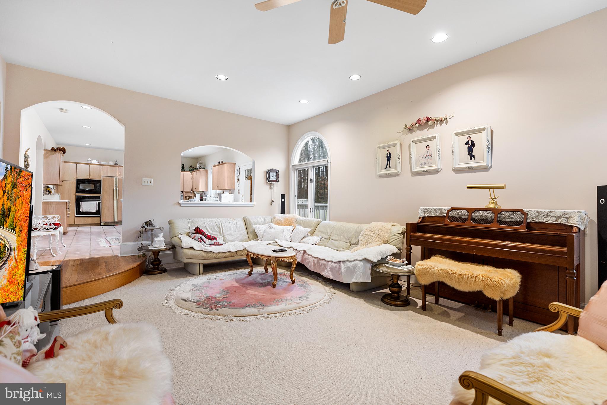 1537 JARRETTOWN ROAD