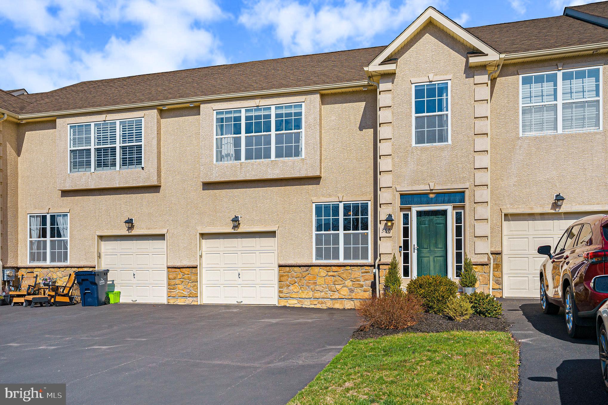 367 MANOR CIRCLE