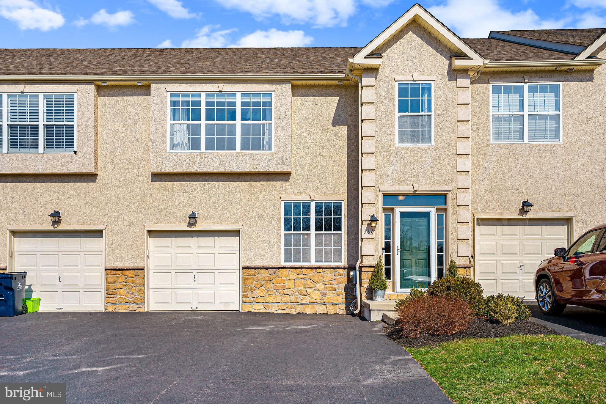 367 MANOR CIRCLE