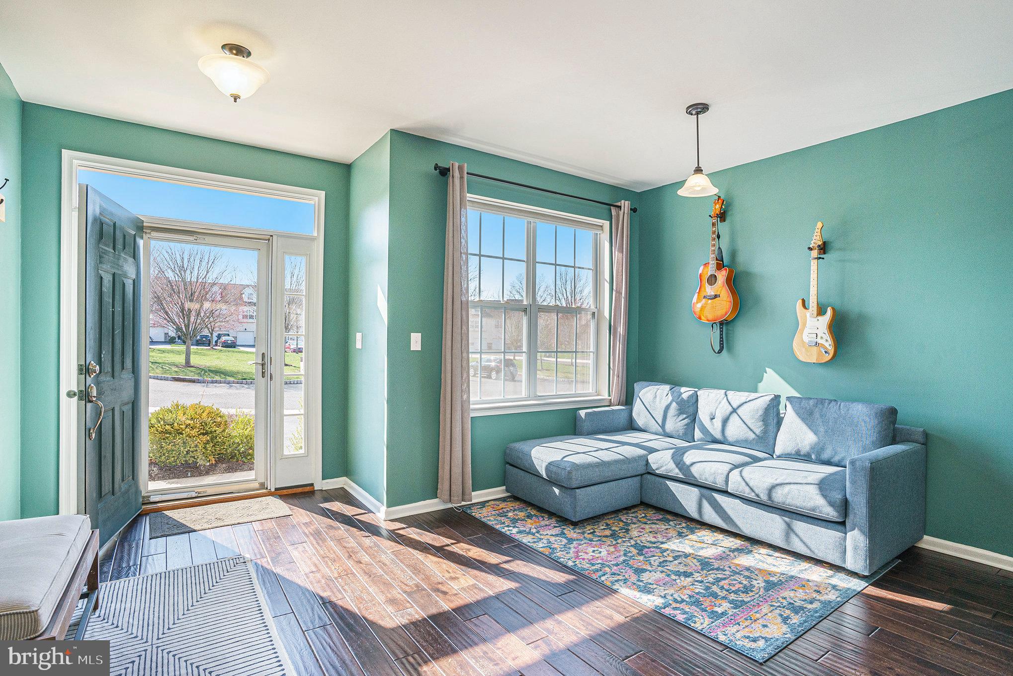 367 MANOR CIRCLE