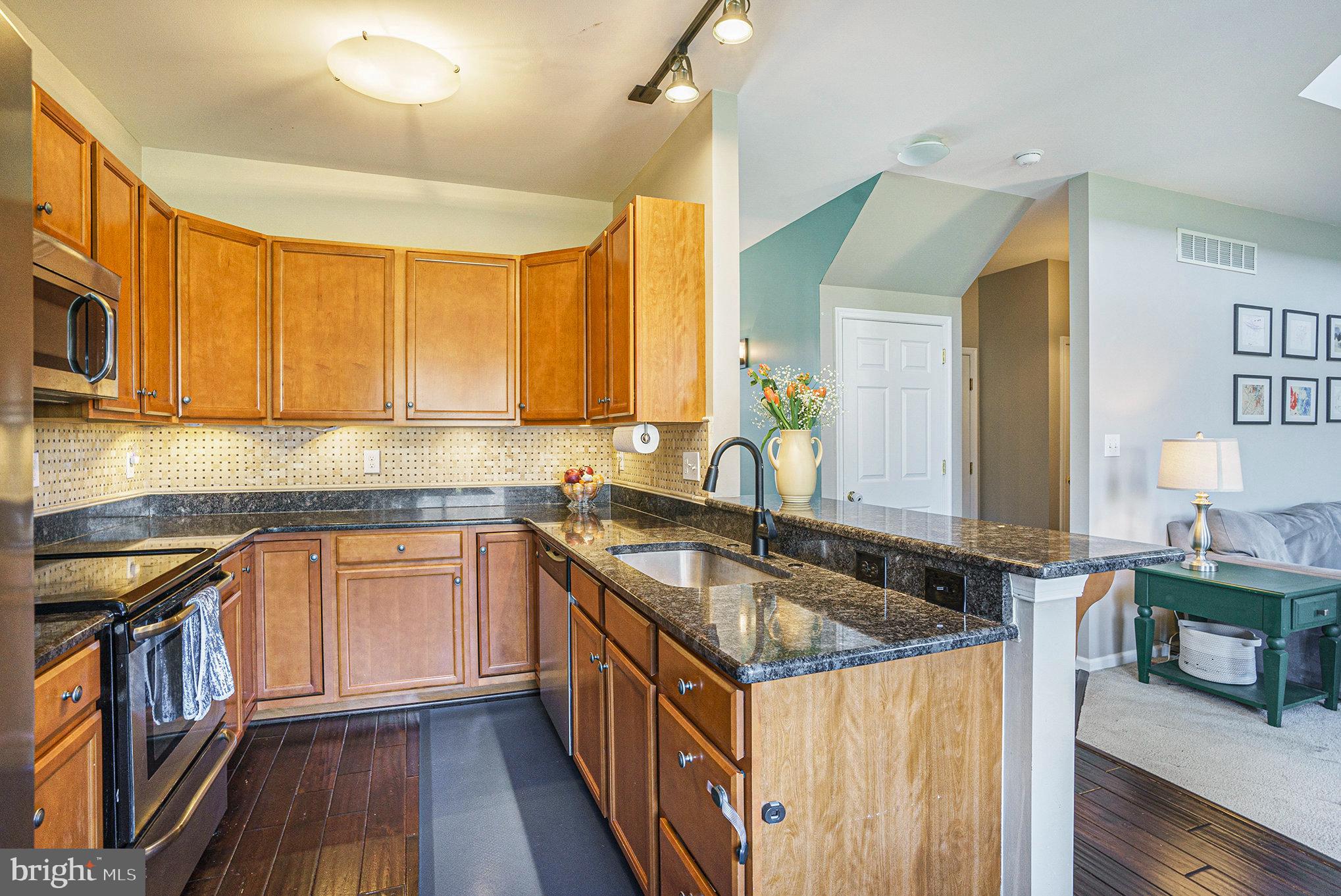 367 MANOR CIRCLE