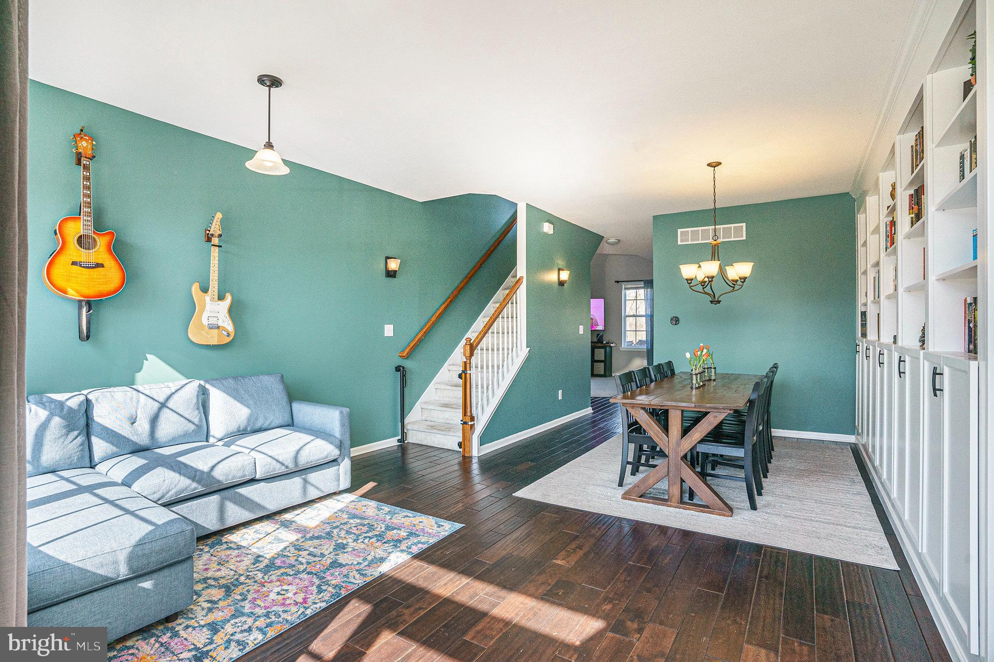 367 MANOR CIRCLE