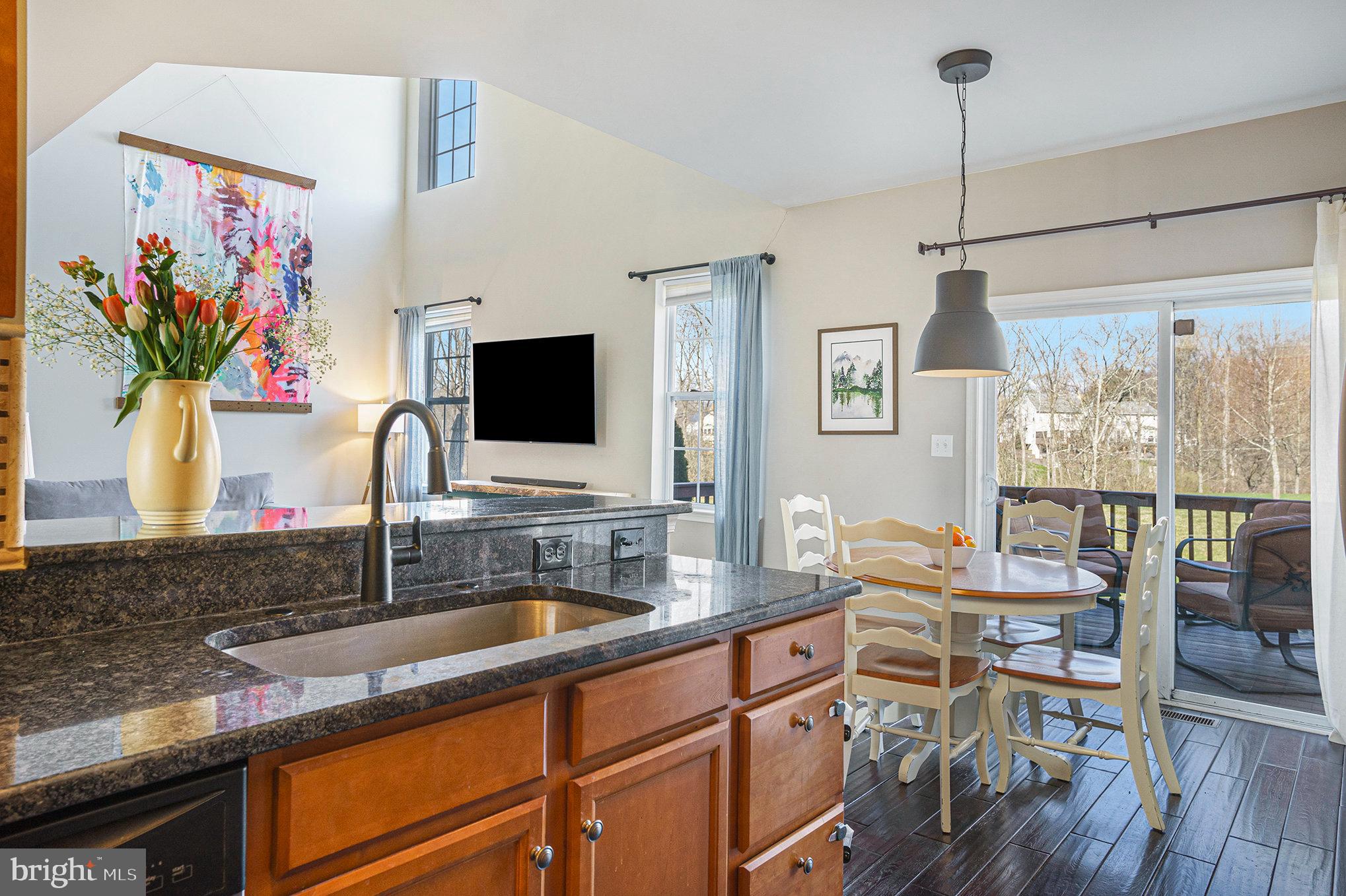 367 MANOR CIRCLE